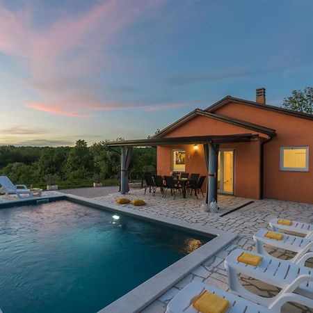 Villa Pendolina With Private Pool Buje Exterior foto