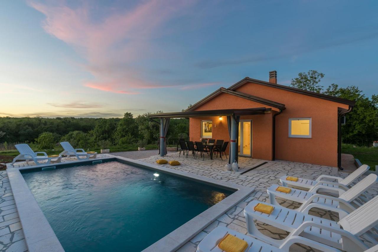 Villa Pendolina With Private Pool Buje Exterior foto